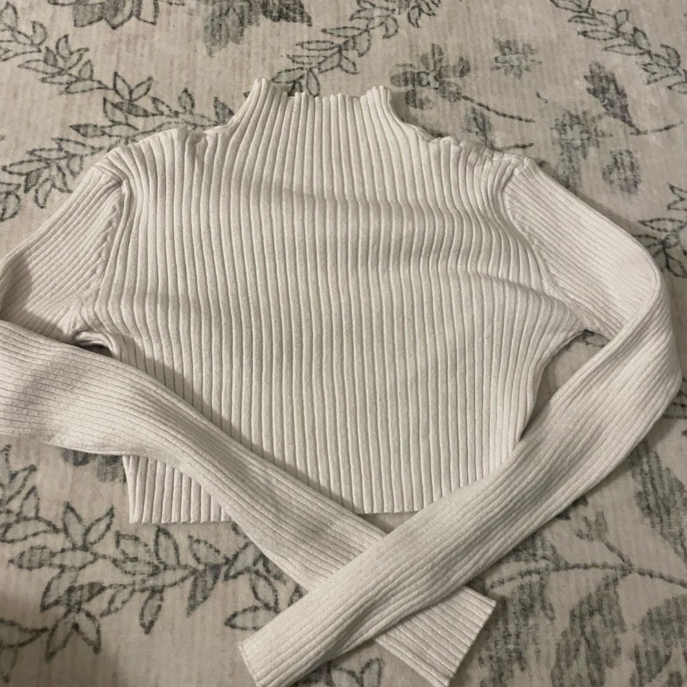 Elegant White Ribbed Women's Sweater